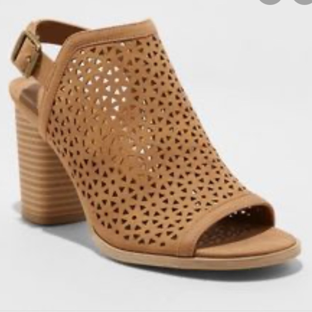 Geometric wedge heel